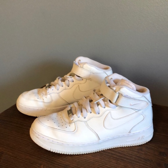 Nike Air Force 1 Hi-Top Sneakers in Triple White - Picture 3 of 15